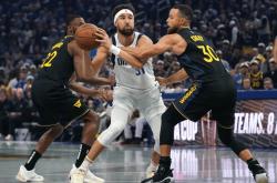 pg中国登录入口-独行侠击败雄鹿，老鹰遭遇失败