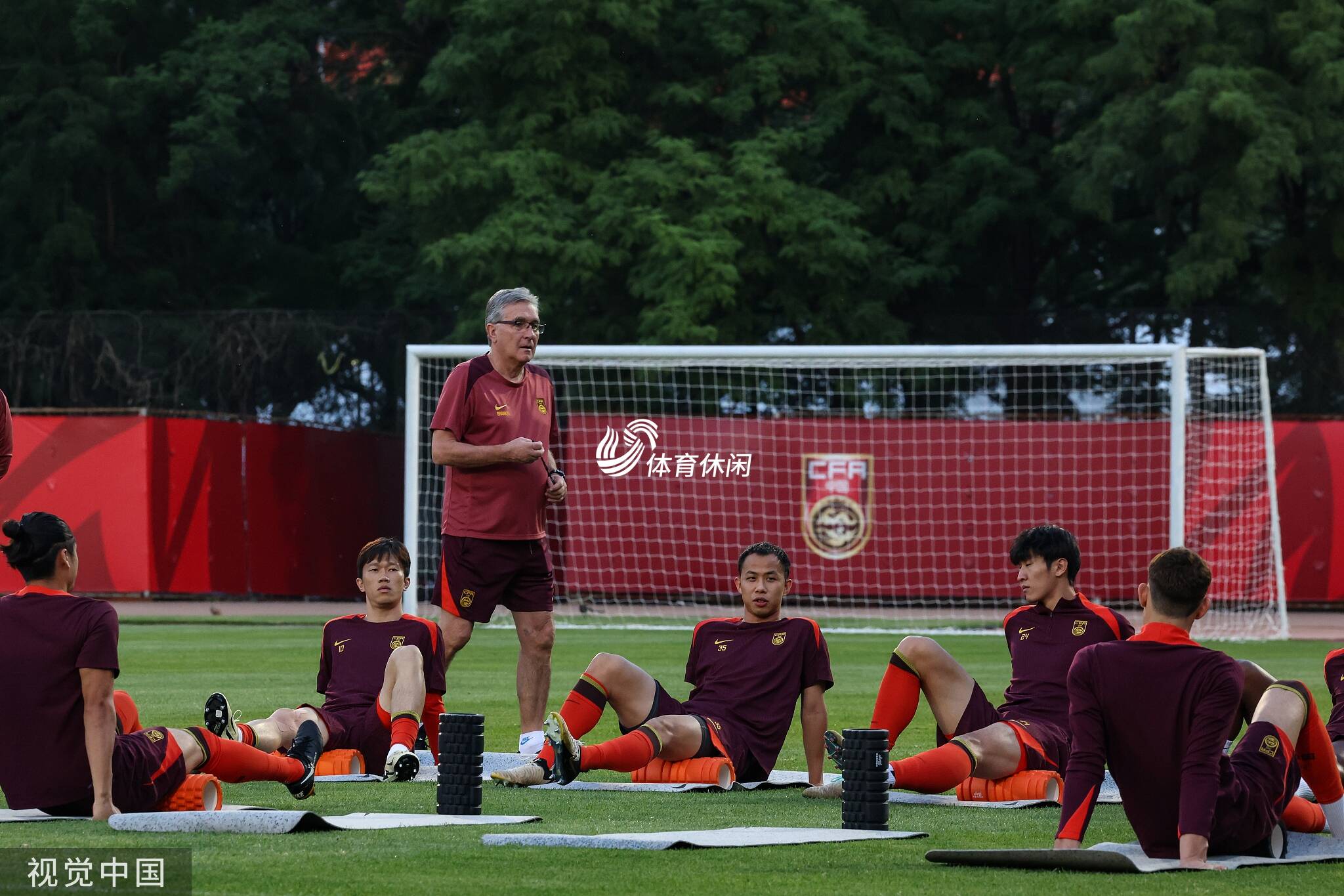 世界杯热身赛启幕,中国队备战迎接挑战 世界杯热身赛启幕,中国队备战迎接挑战