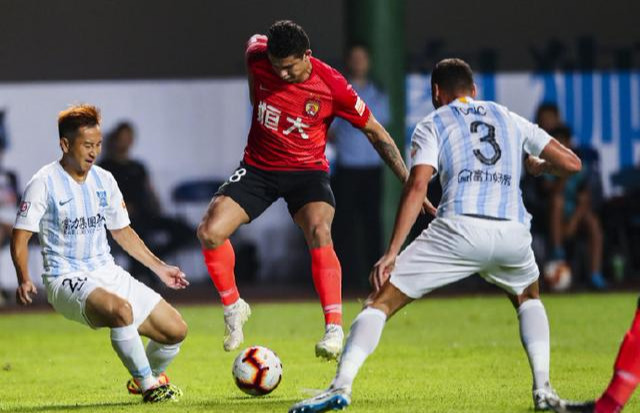 广州恒大客场遭遇广州富力绝杀,形势不妙的简单介绍 广州恒大客场遭遇广州富力绝杀,形势不妙的简单介绍