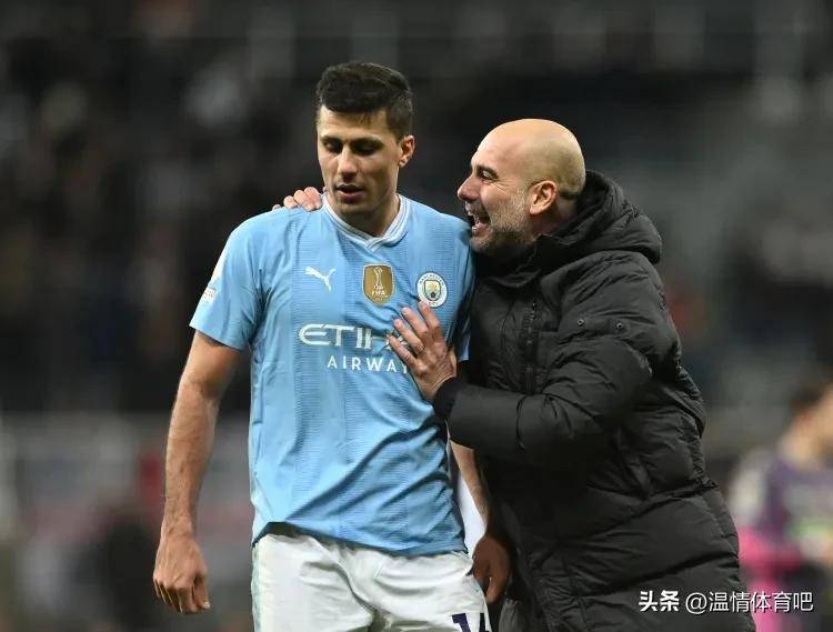 新赛季首战壮举开启,球场上对决充满悬念 新赛季首战壮举开启,球场上对决充满悬念