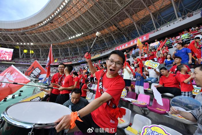 顶级对决惊险刺激,球迷热情高涨的简单介绍 顶级对决惊险刺激,球迷热情高涨的简单介绍