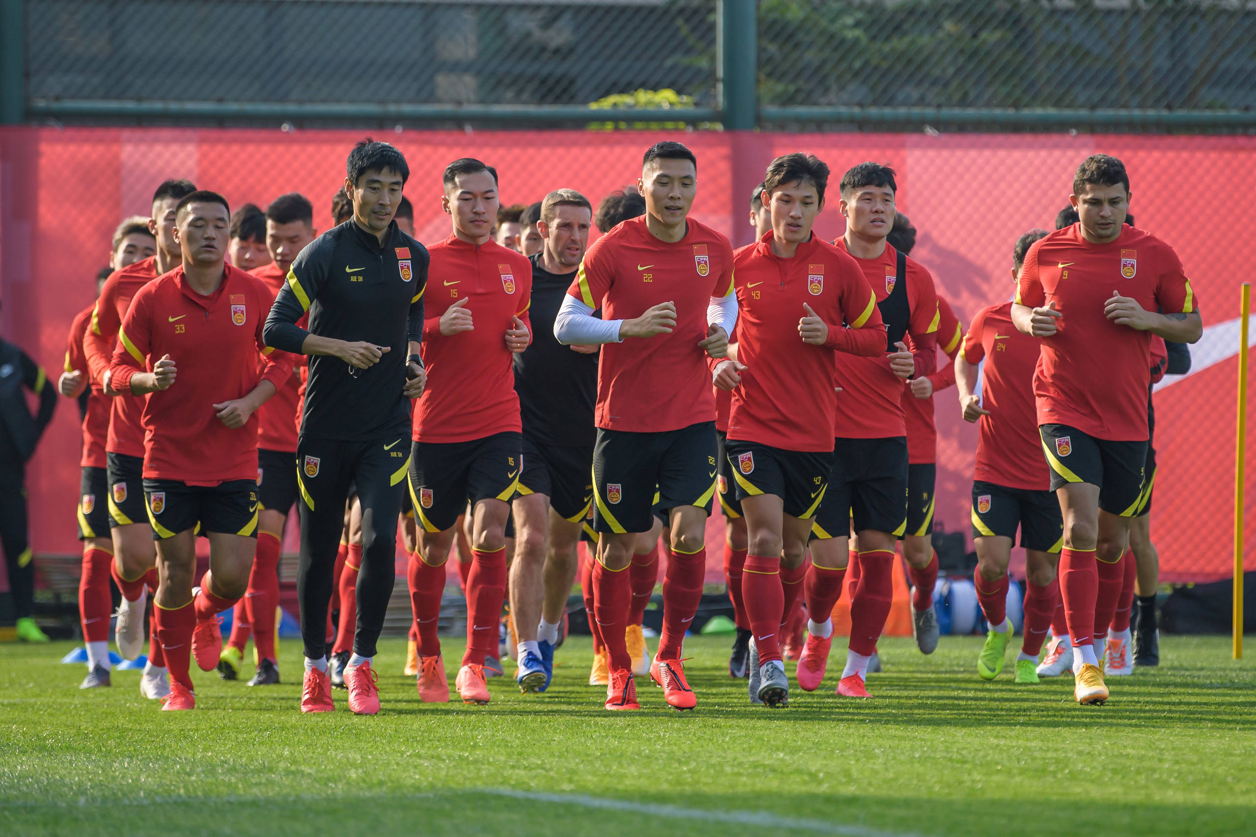 中国足球国家队备战世预赛关键战术演练备战 中国足球国家队备战世预赛关键战术演练备战